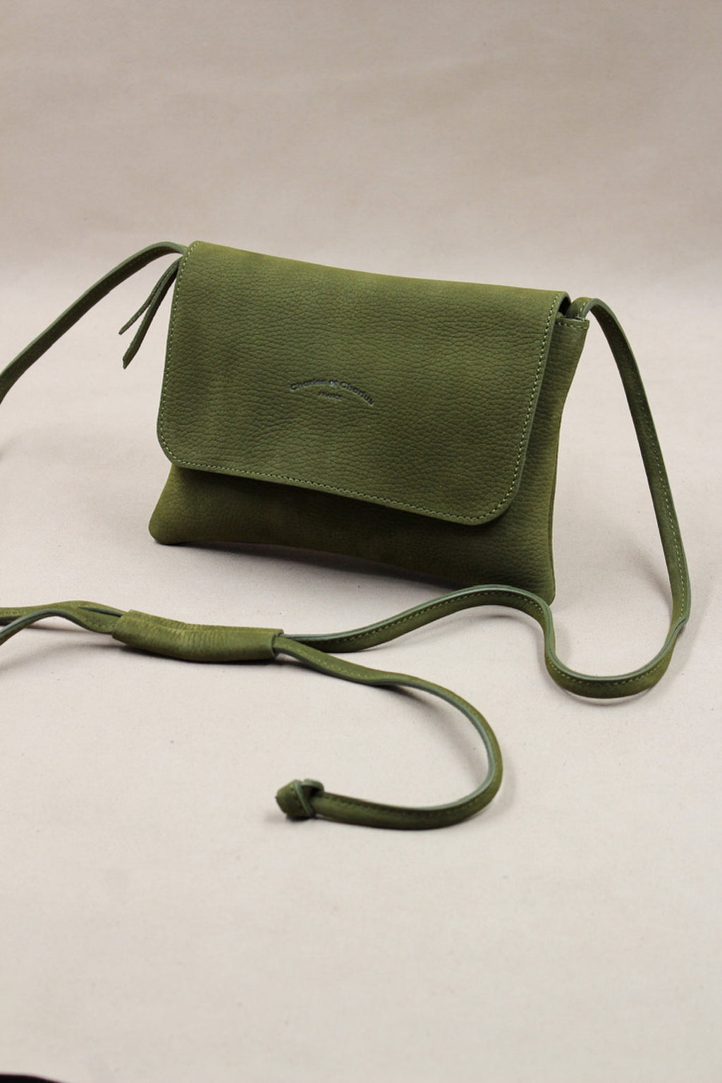 Cuir noble nubuck pochette bandoulière artisanale