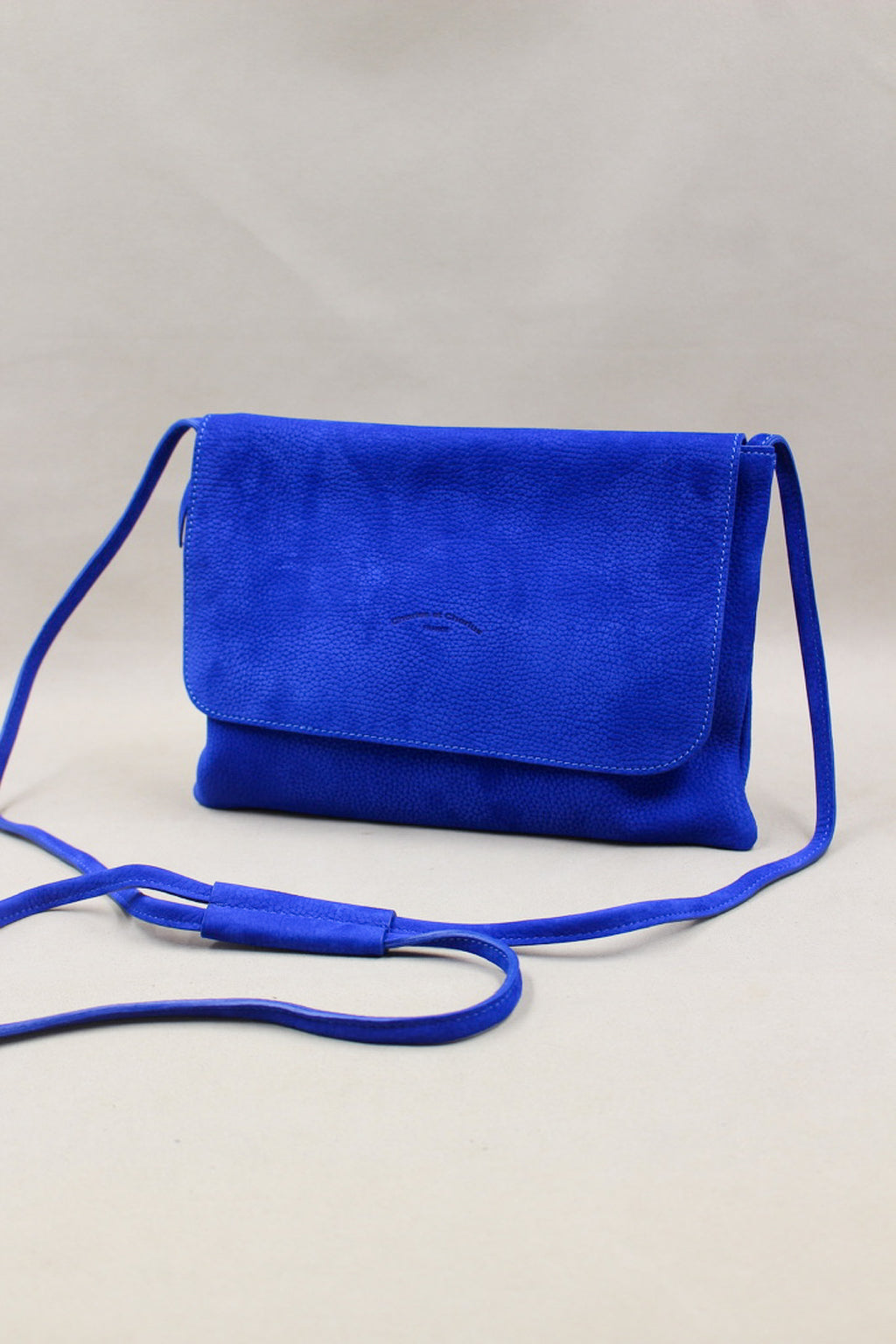 Sac Mariette M cuir nubuck bleu electrique, bandoulière coulissante