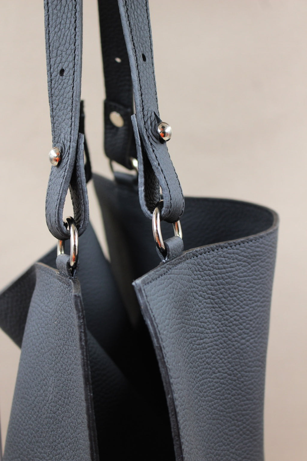 sac noir cuir de qualité, bandoulière réglable